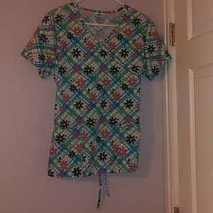 Scrub top 🌼🌼🌼